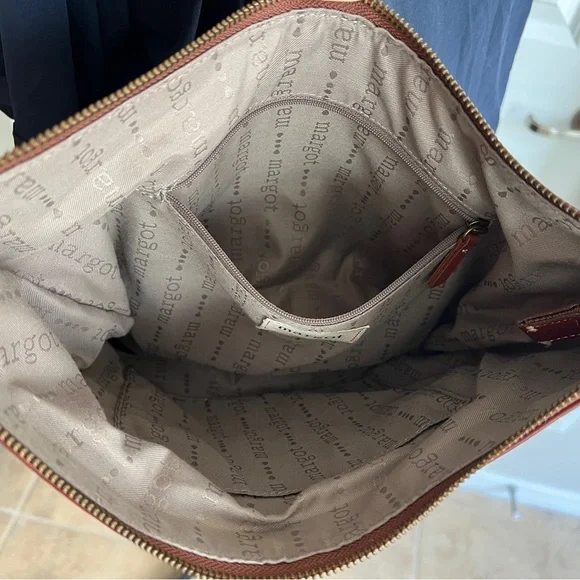 Margot Leather Chestnut Crossbody Purse with Classic Design - Picture 4 of 9